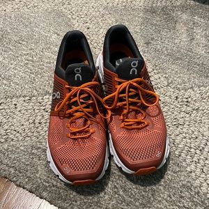 On Cloud Mens sneakers